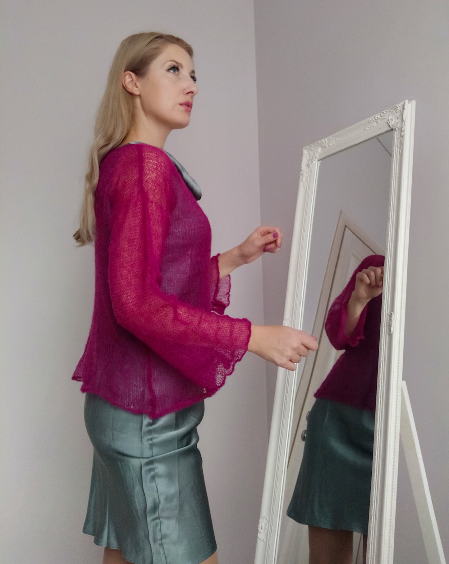 Transparent Lightweight Soft NON-ITCHY Fuchsia Sweater Loose and Comfortable XS-S-M