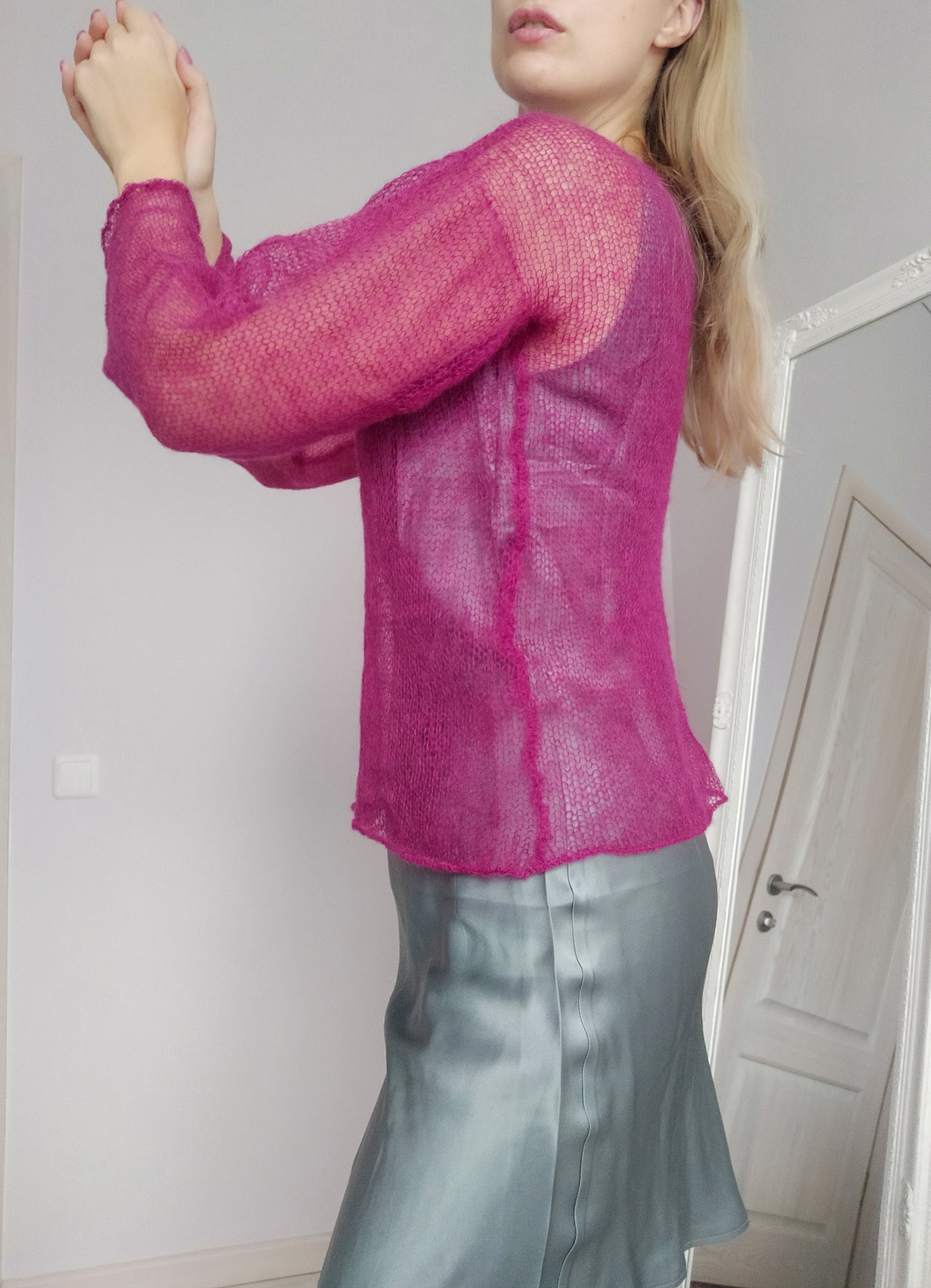 Transparent Lightweight Soft NON-ITCHY Fuchsia Sweater Loose and Comfortable XS-S-M